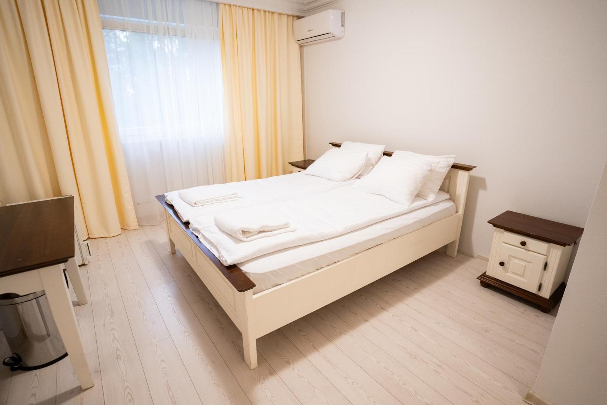 Hotel Royal Plaza By Timhotels Тимишоара Экстерьер фото