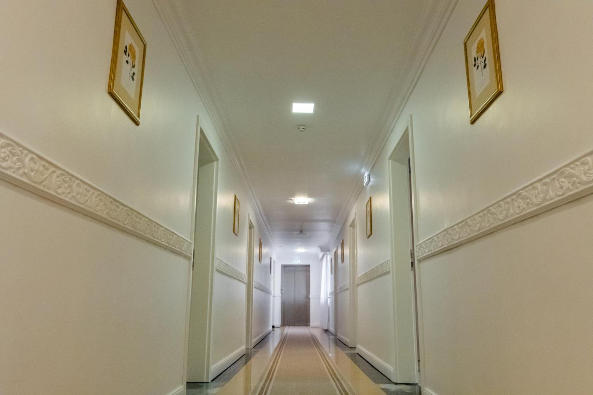 Hotel Royal Plaza By Timhotels Тимишоара Экстерьер фото