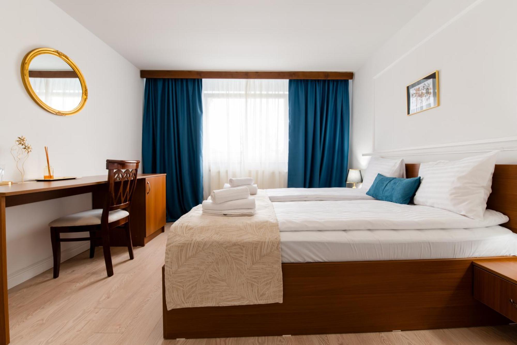Hotel Royal Plaza By Timhotels Тимишоара Экстерьер фото