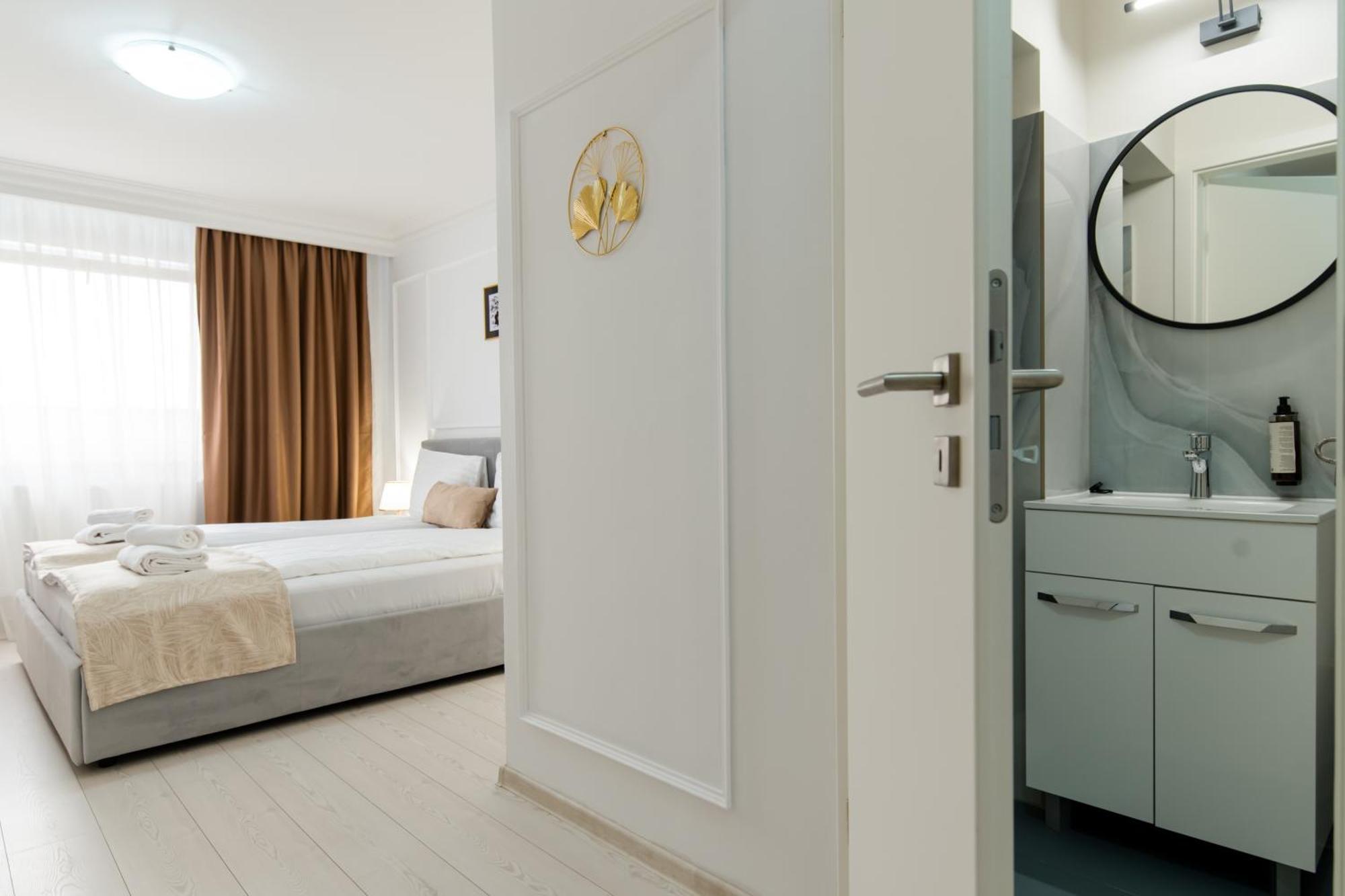 Hotel Royal Plaza By Timhotels Тимишоара Экстерьер фото