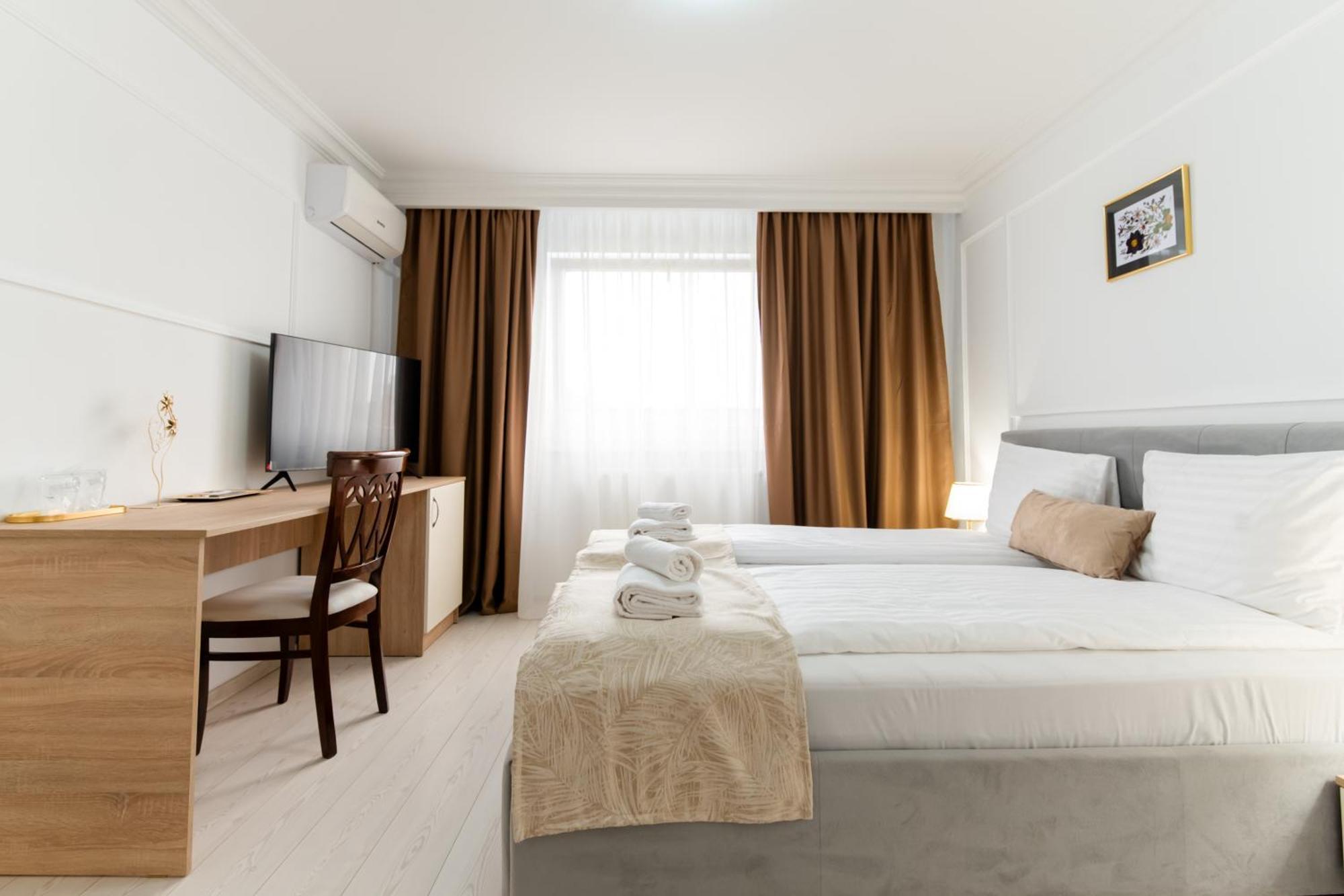 Hotel Royal Plaza By Timhotels Тимишоара Экстерьер фото